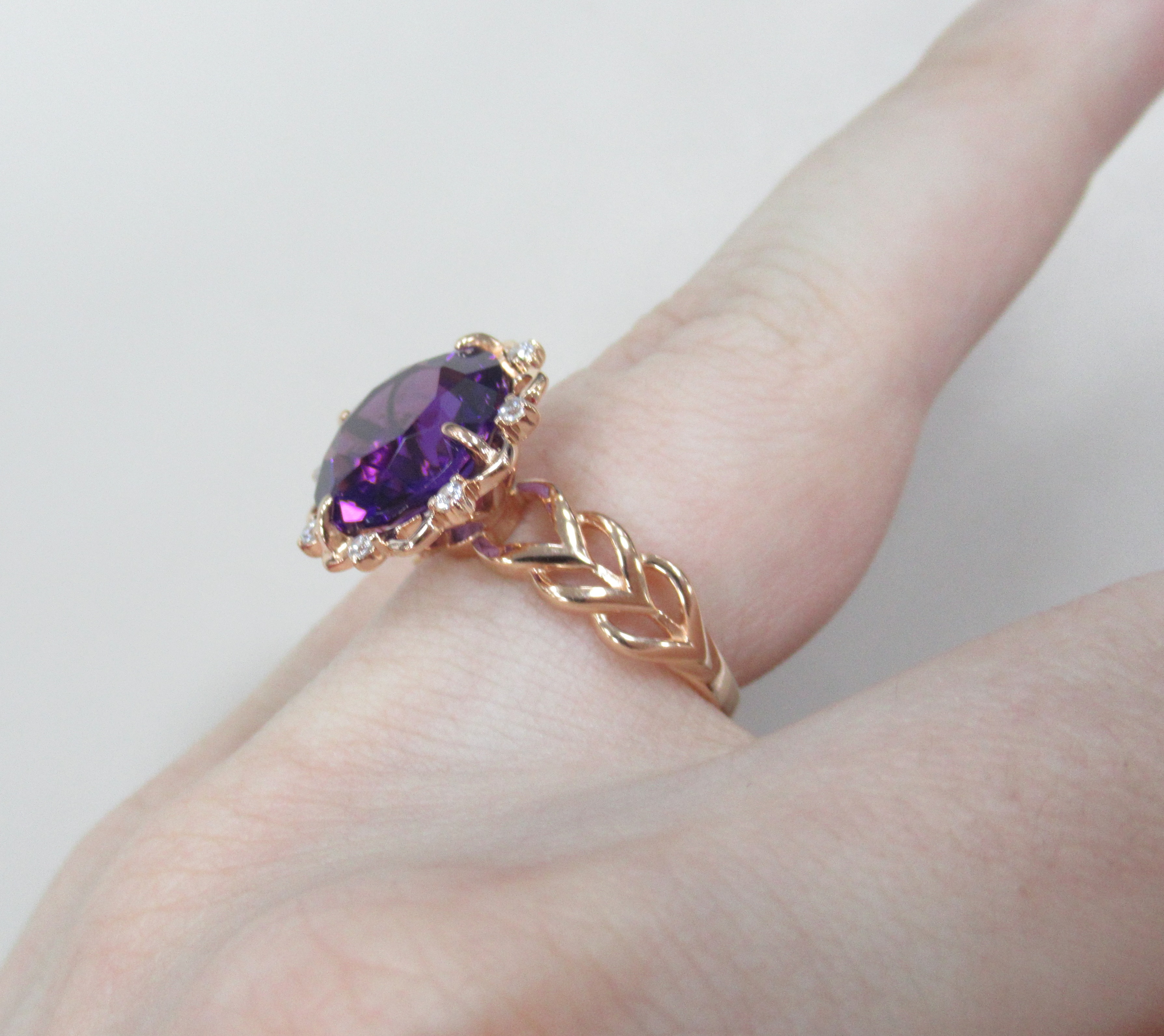 Серебряное кольцо с аметистом